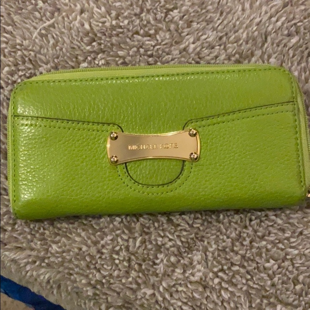 Michael kors wallet